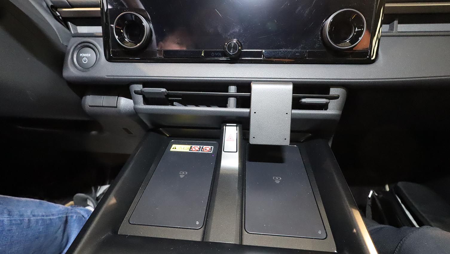 Proclip Toyota C-HR+ 27-/Toyota bZ4X 26- Center mount